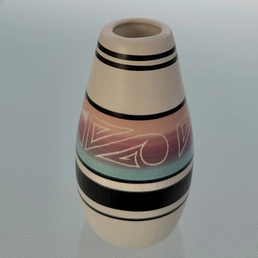 Southwestern Native American Navajo Artisan Signed Small Pottery Vase